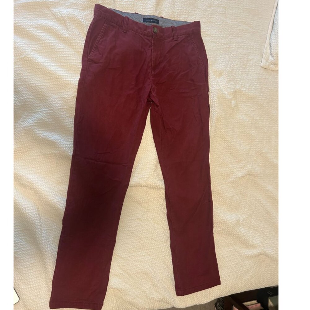 Tommy Hilfiger Men's Custom Fit Chino Pants in Wine 31 x 32